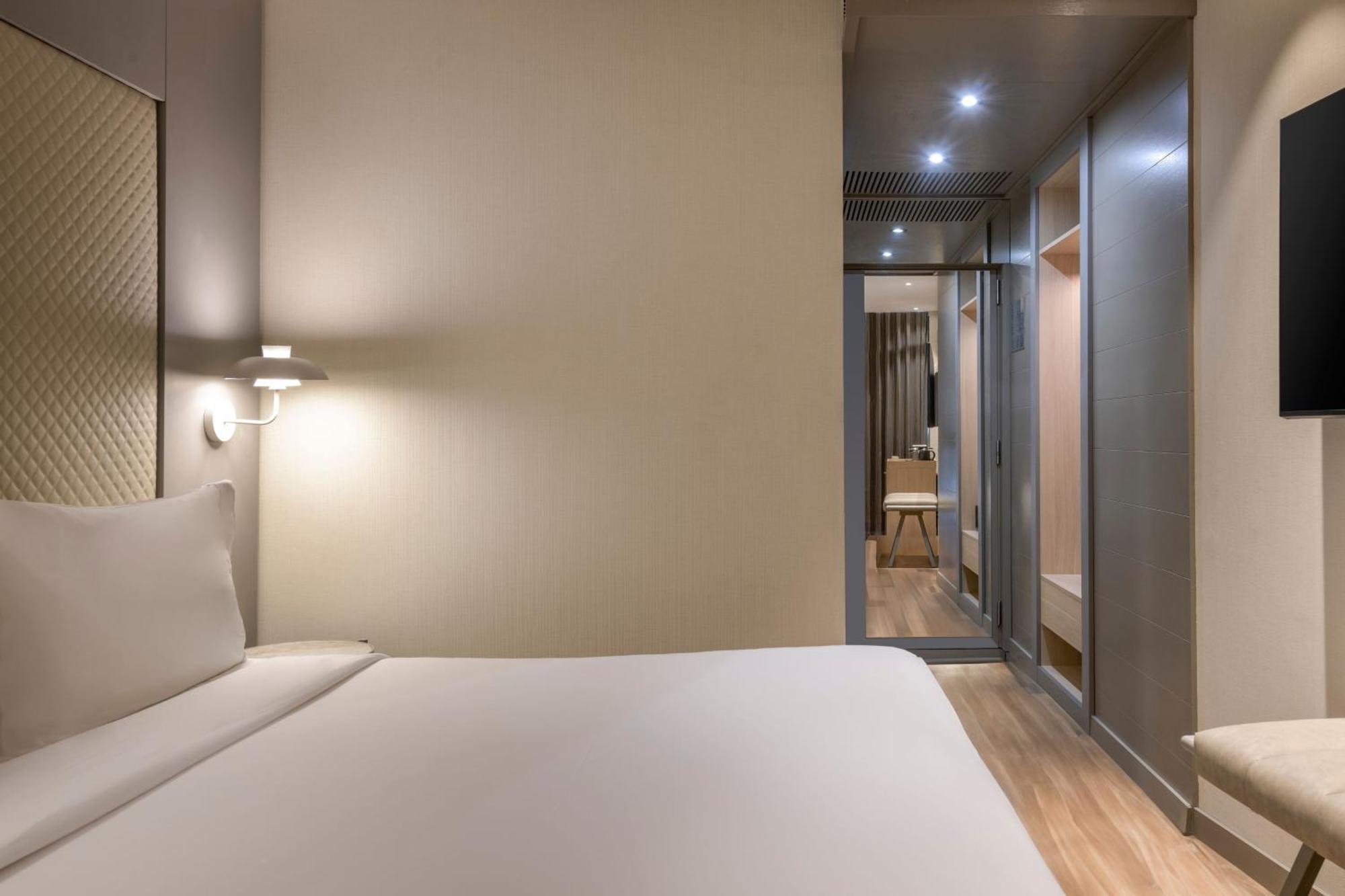 Ac Hotel Som By Marriott Оспиталет-де-Льобрегат Экстерьер фото